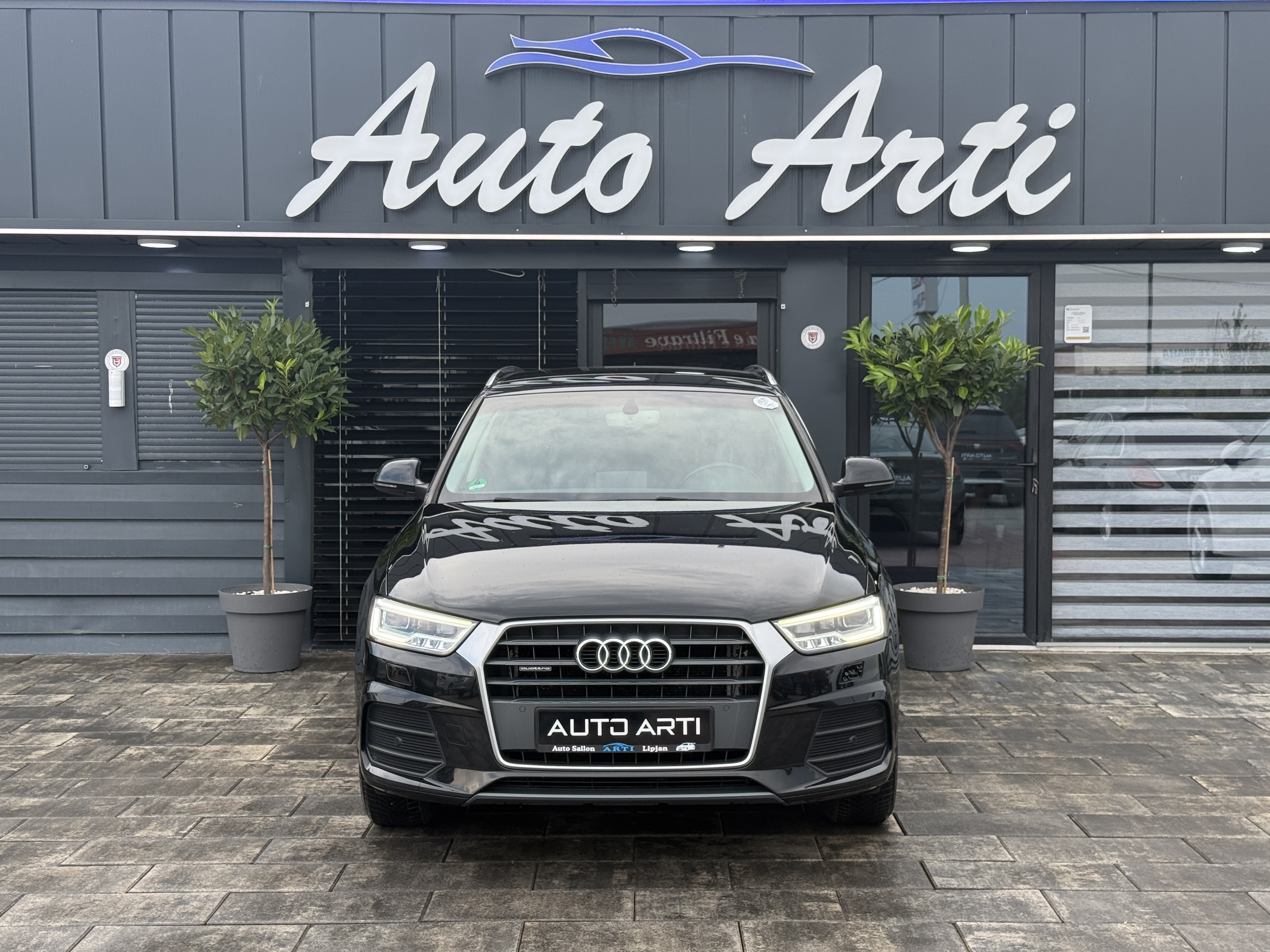 
								Audi Q3 2.0tdi full									