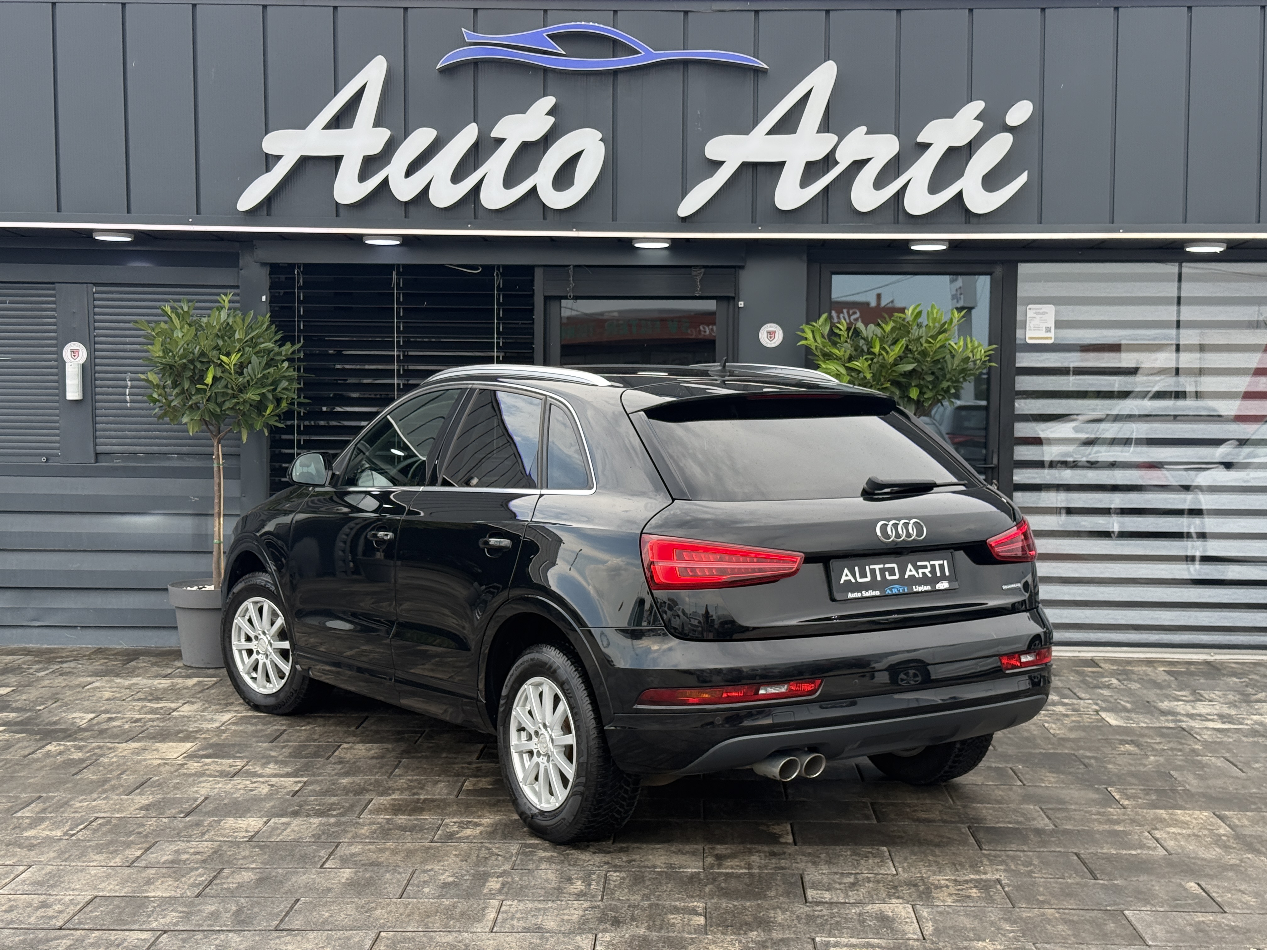 
								Audi Q3 2.0tdi full									
