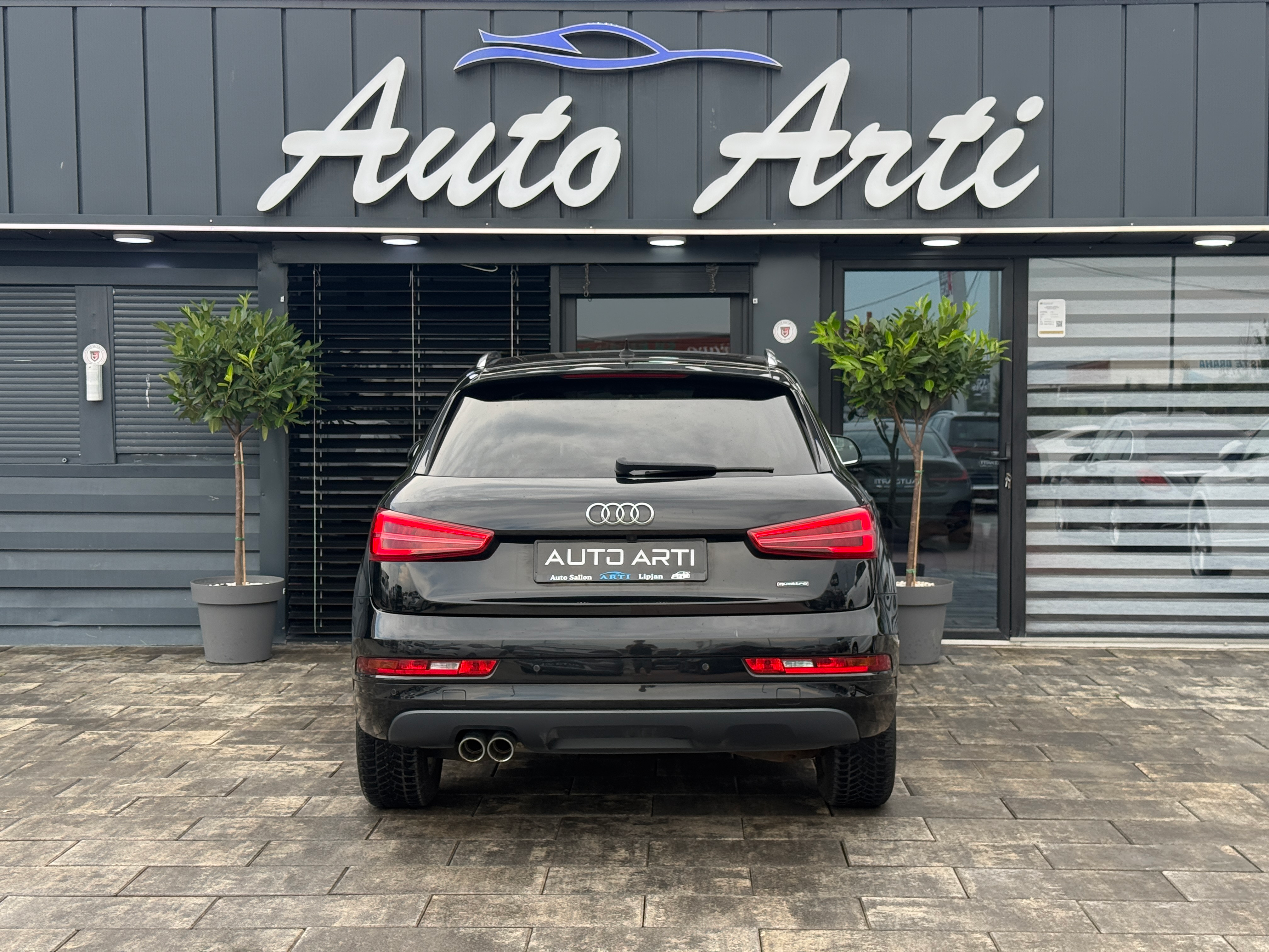 
								Audi Q3 2.0tdi full									