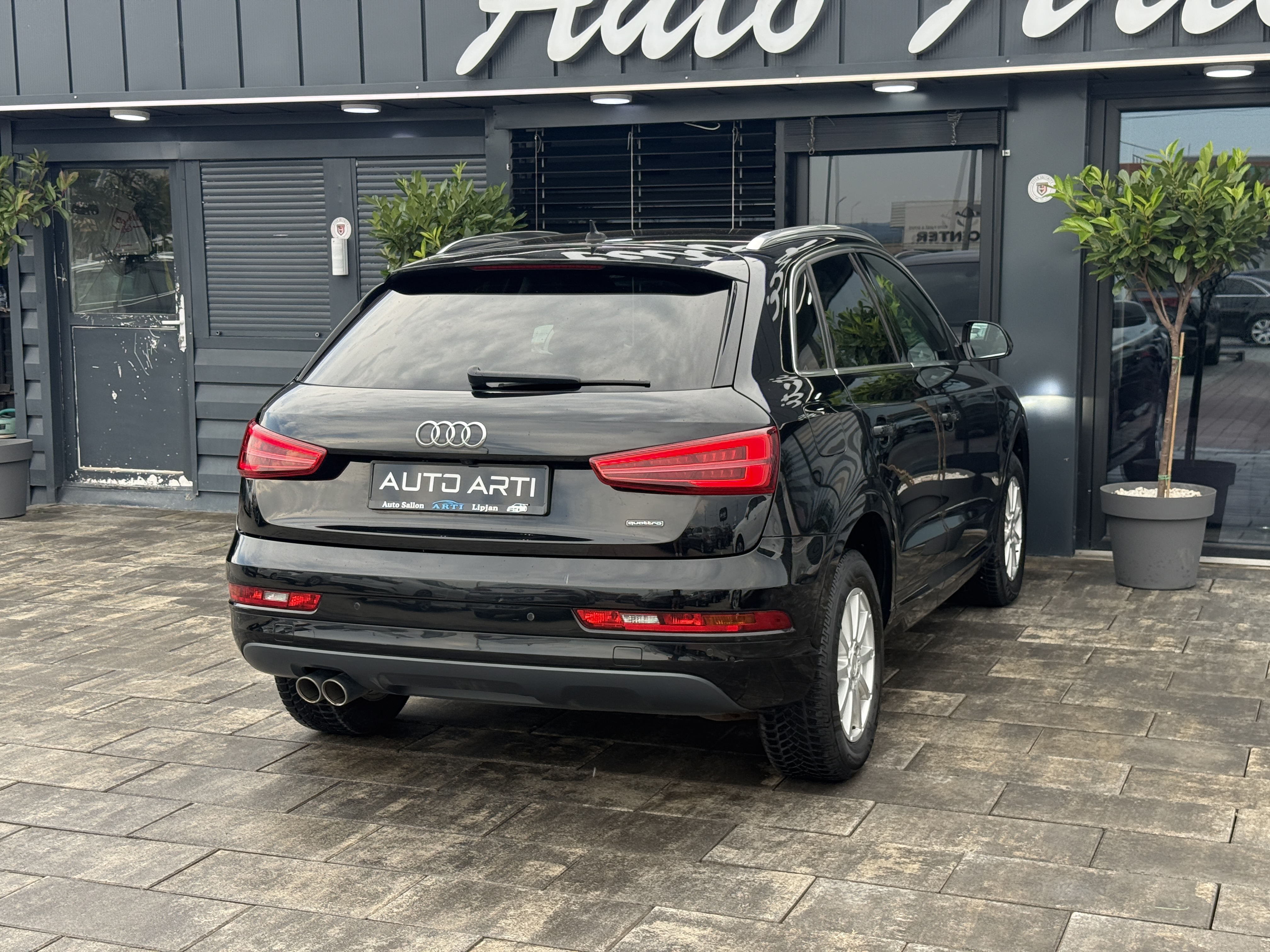 
								Audi Q3 2.0tdi full									