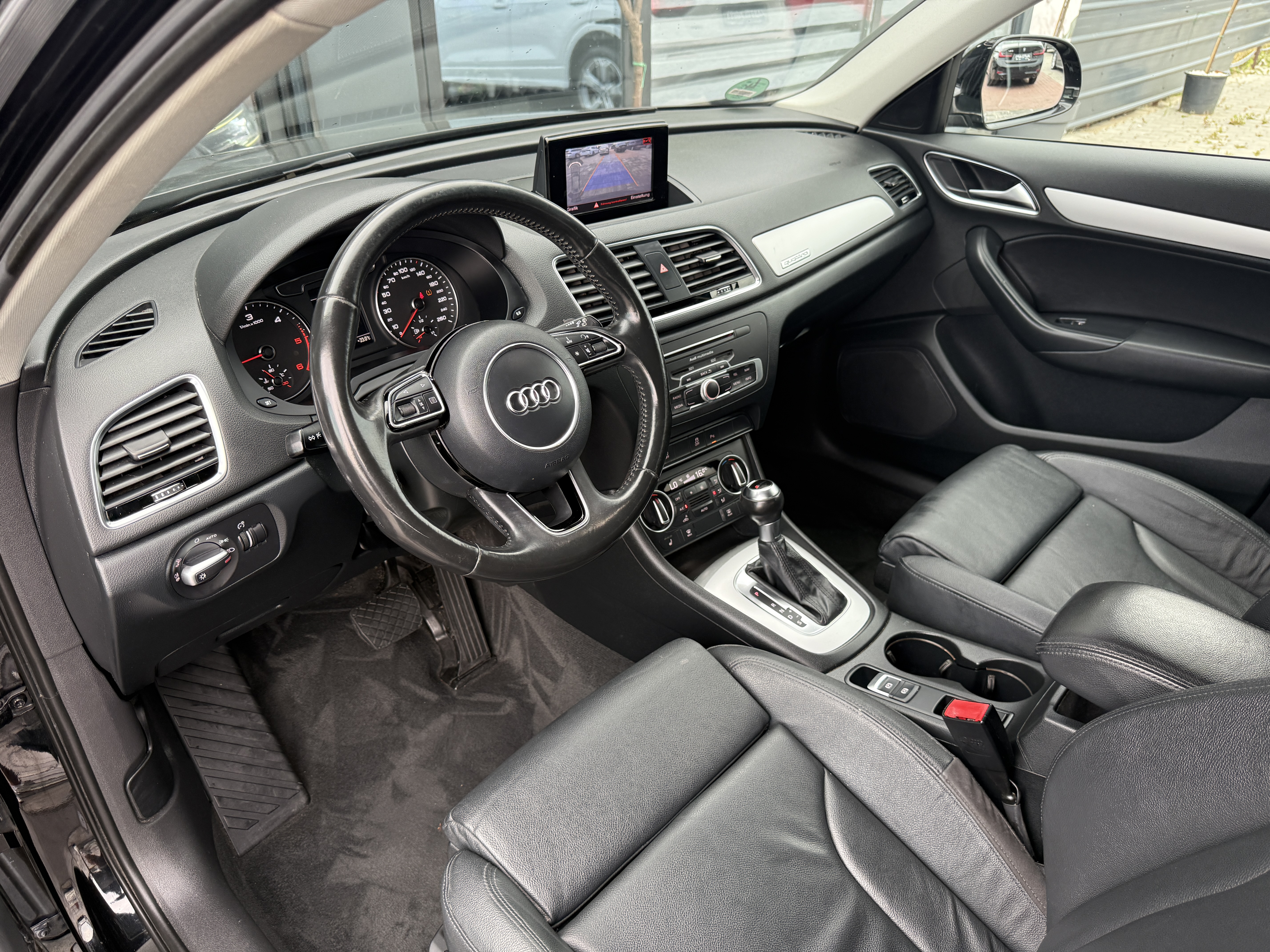 
								Audi Q3 2.0tdi full									