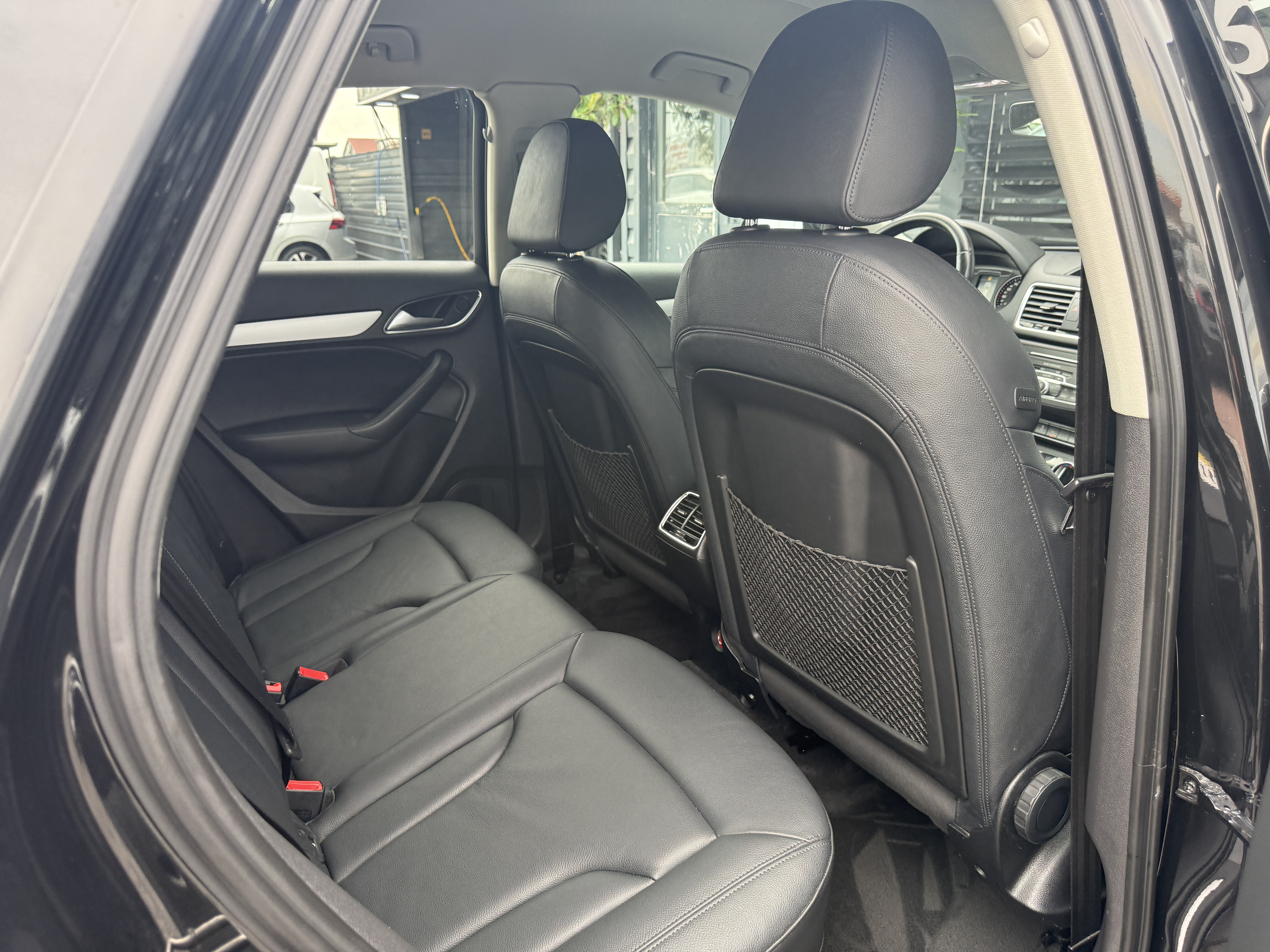
								Audi Q3 2.0tdi full									