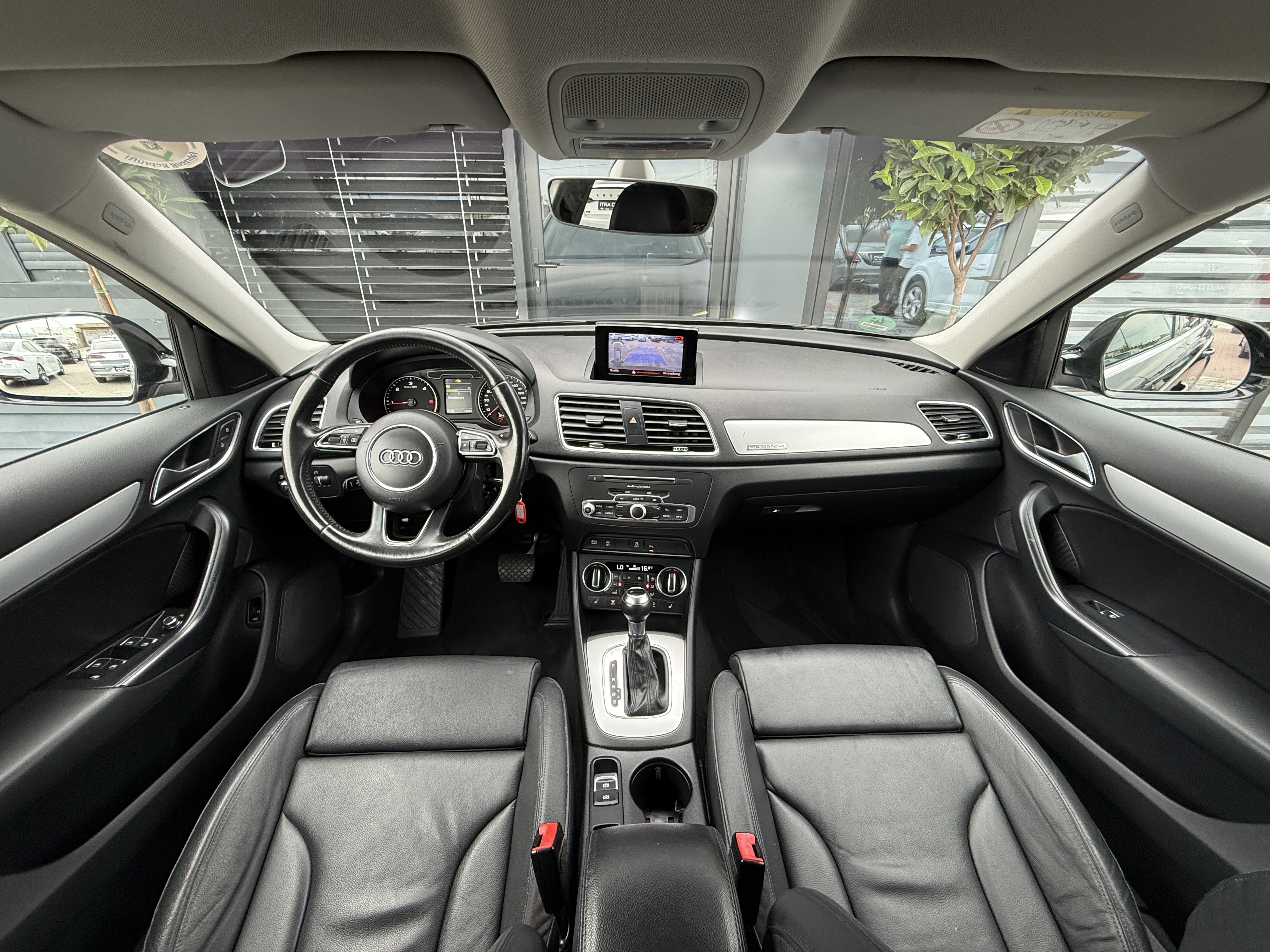 
								Audi Q3 2.0tdi full									