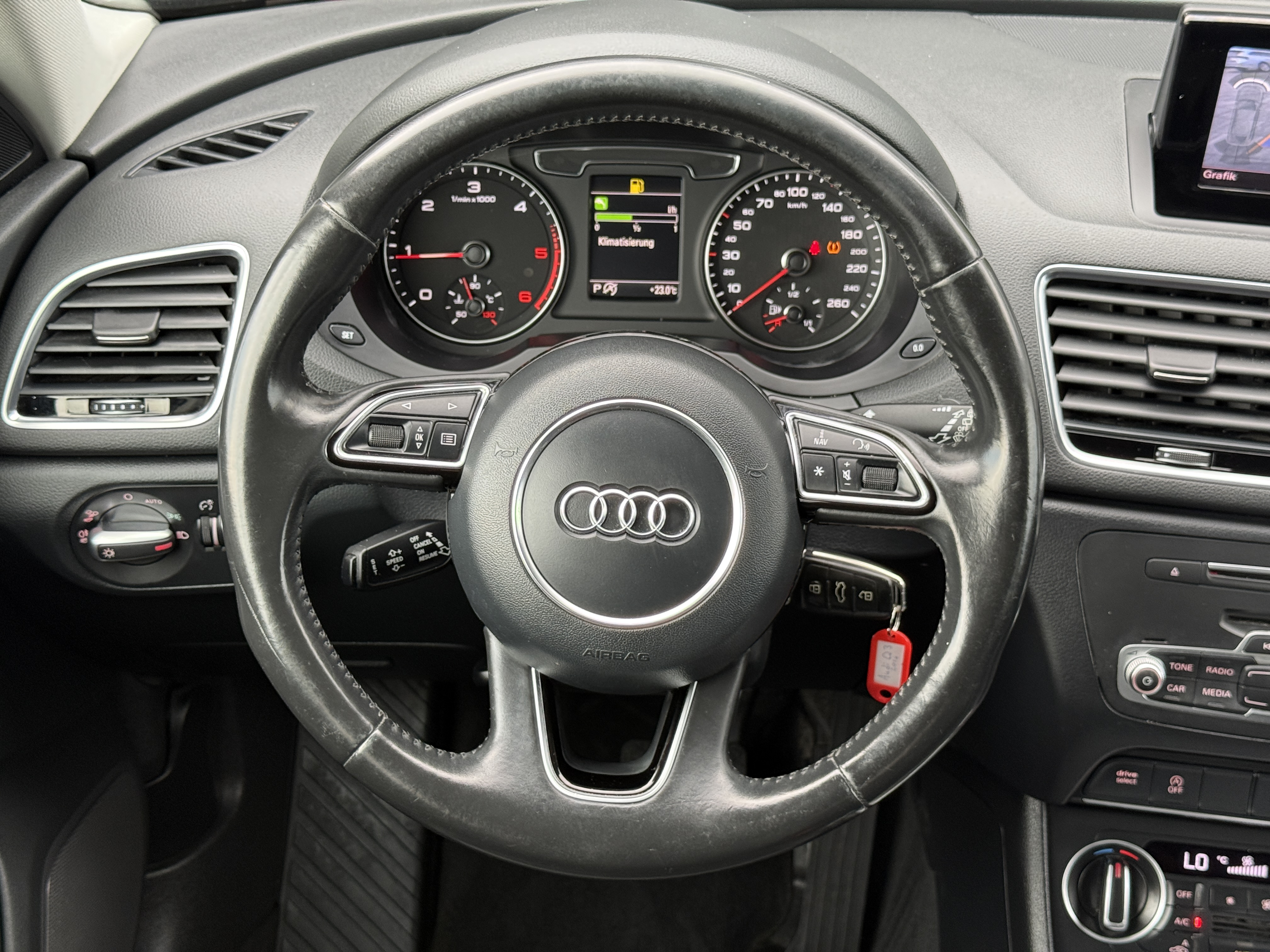 
								Audi Q3 2.0tdi full									