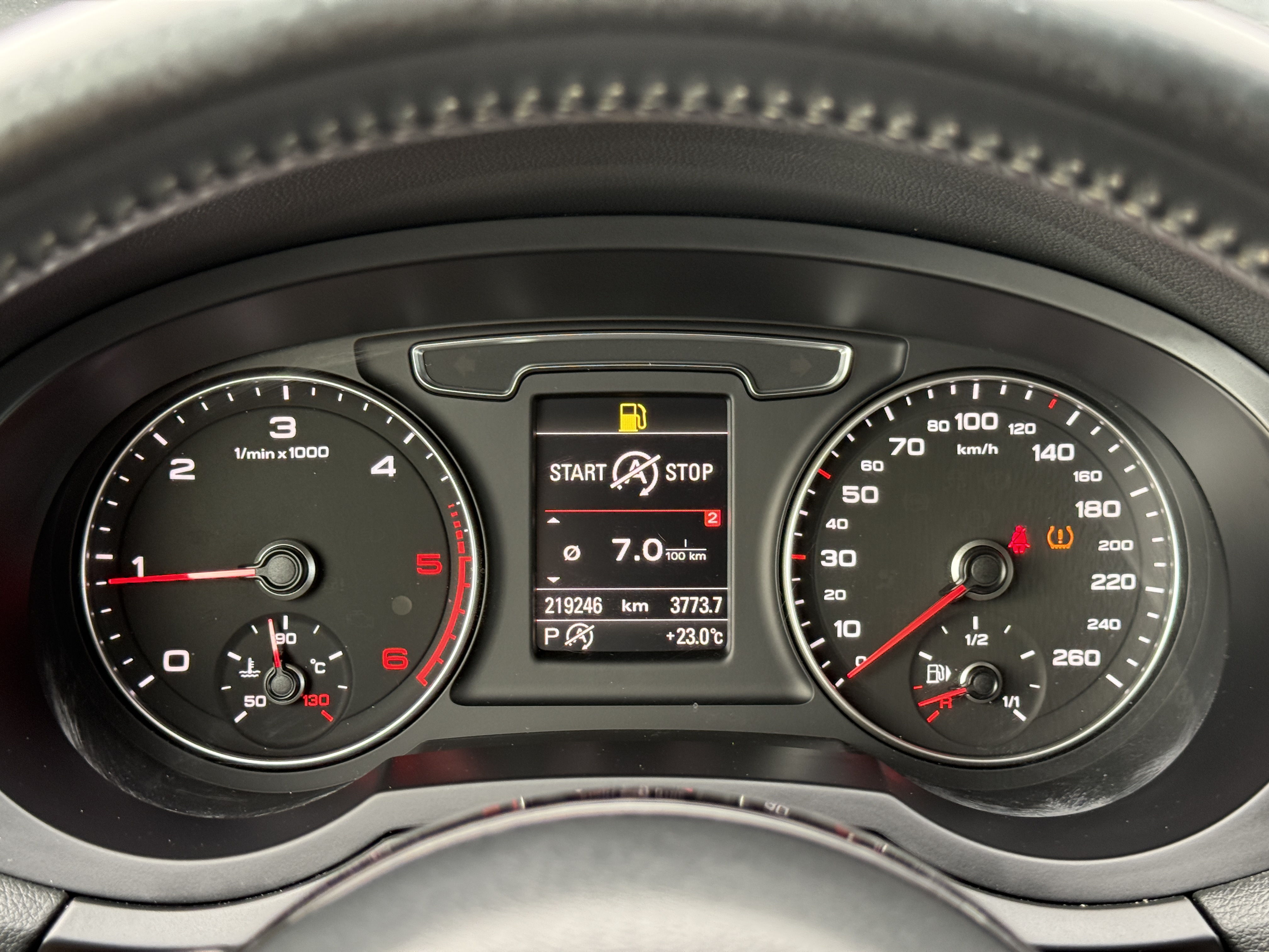 
								Audi Q3 2.0tdi full									