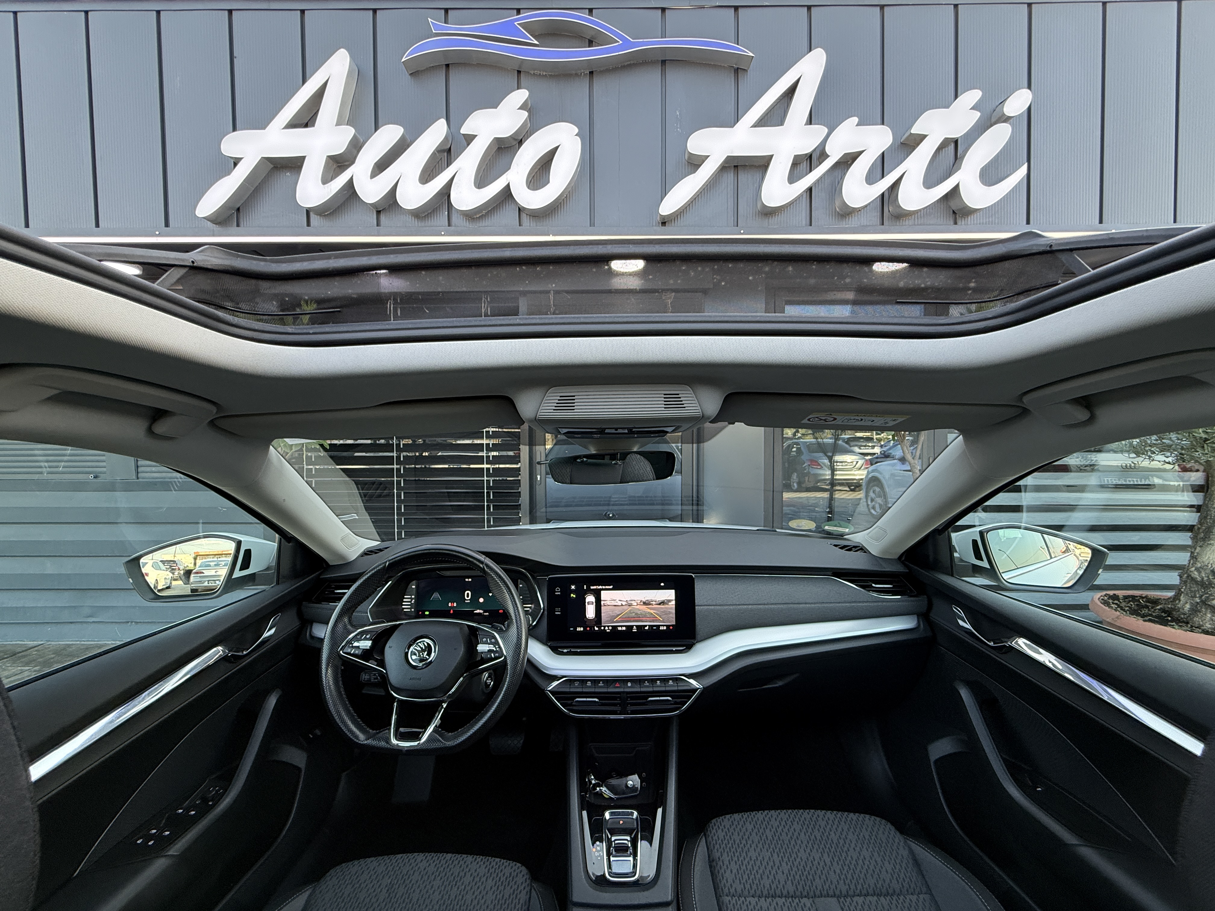 
								Skoda Octavia 2.0tdi full									
