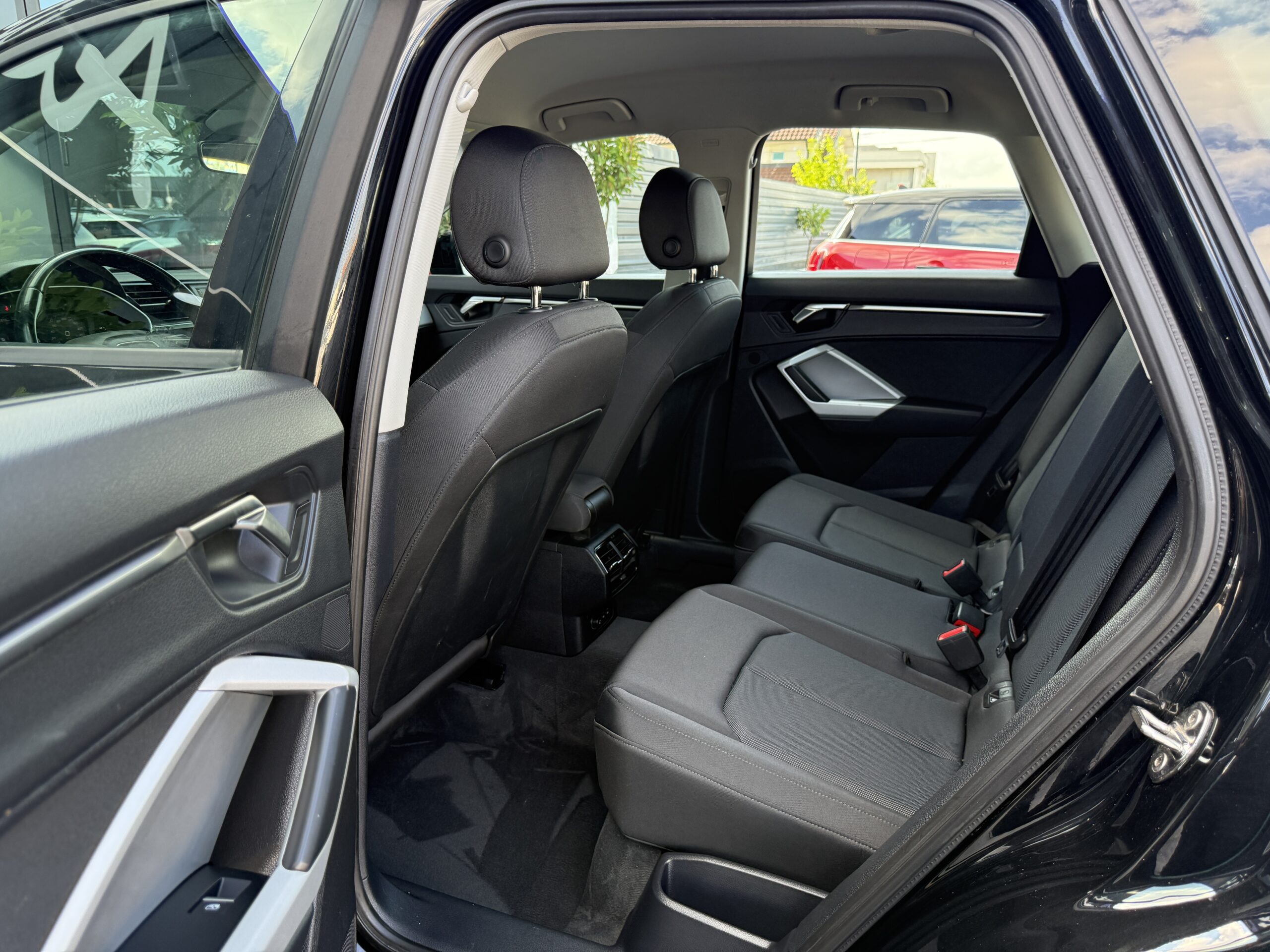 
								Audi Q3 35tdi 2022 full									