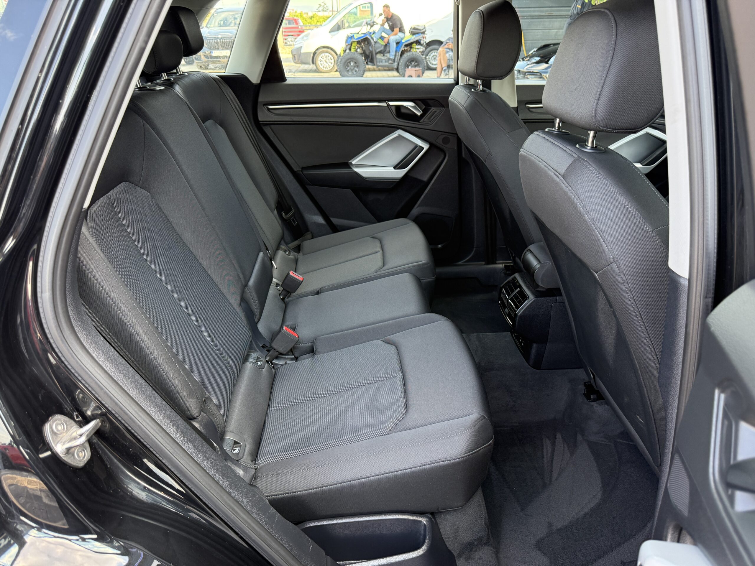 
								Audi Q3 35tdi 2022 full									