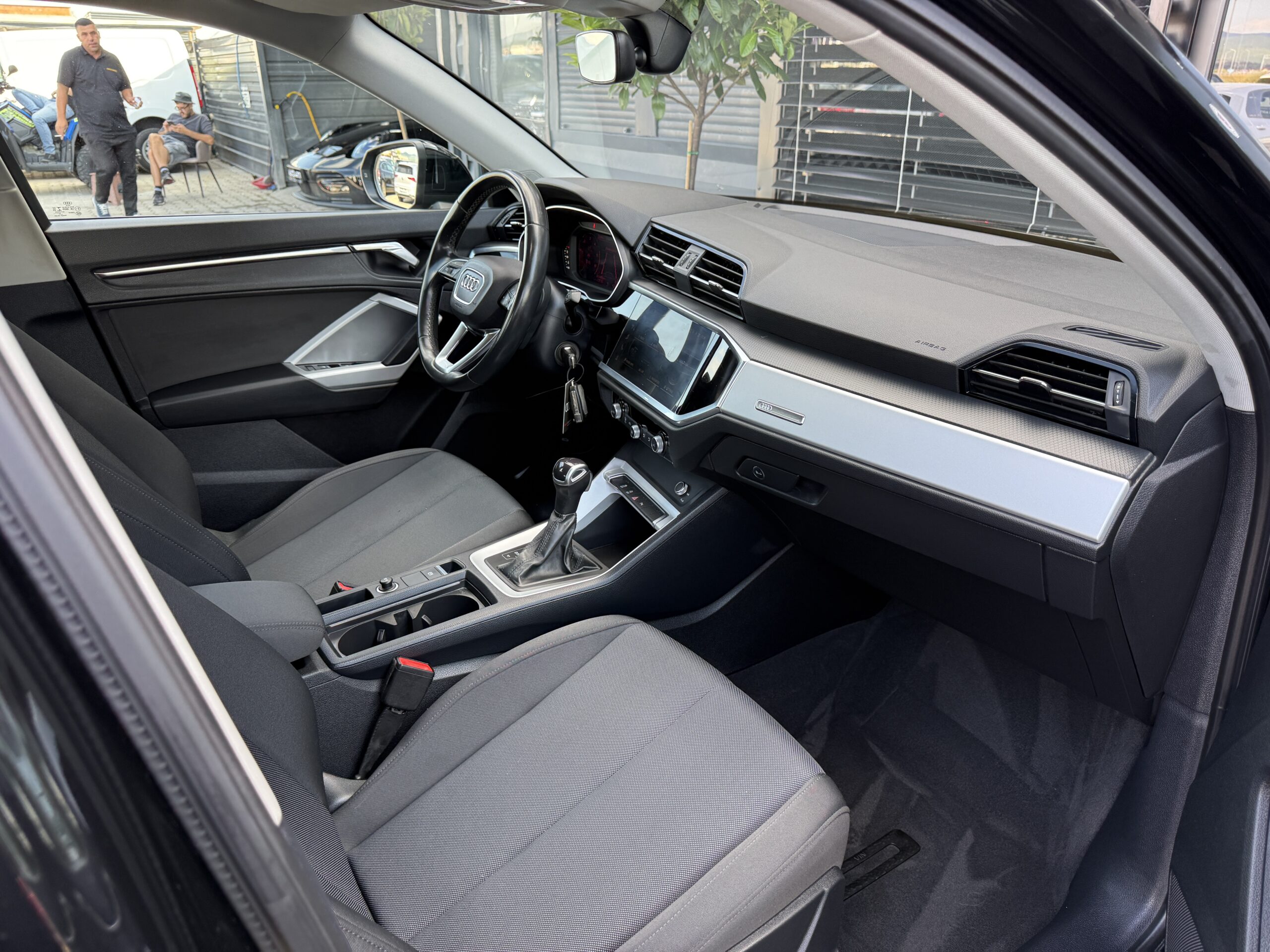 
								Audi Q3 35tdi 2022 full									